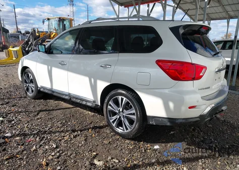 2017 Nissan Pathfinder Platinum из США, поврежденный, VIN 5N1DR2MM9HC627298